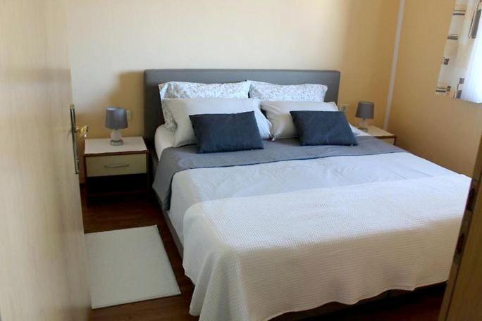 Apartments Ficur With Swimming Pool & Grill, 포르토로즈 외부 사진
