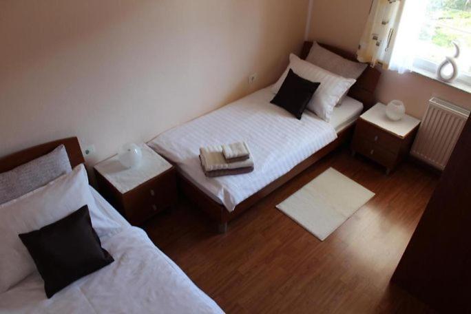 Apartments Ficur With Swimming Pool & Grill, 포르토로즈 외부 사진